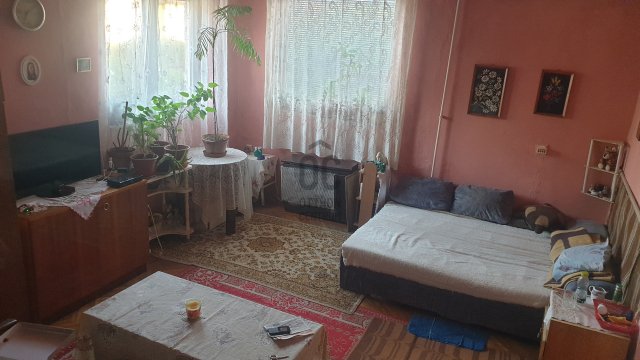 Eladó családi ház, Ózdon 12 M Ft, 3 szobás