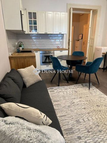 Eladó téglalakás, Budapesten, VI. kerületben 136.9 M Ft