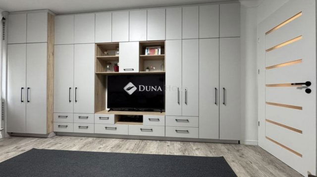 Eladó téglalakás, Budapesten, III. kerületben 84.9 M Ft