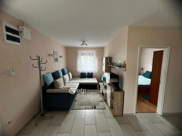 Eladó nyaraló, Szihalmon 49.99 M Ft, 4 szobás