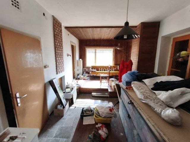 Eladó családi ház, Pécsett 84.9 M Ft, 5 szobás