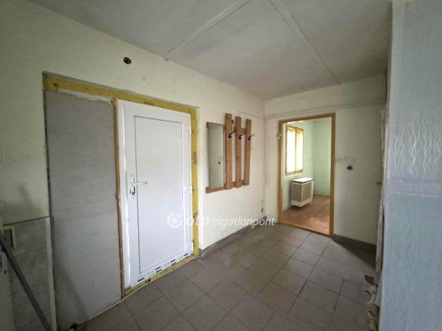 Eladó családi ház, Ráckeresztúron 25.9 M Ft, 1 szobás