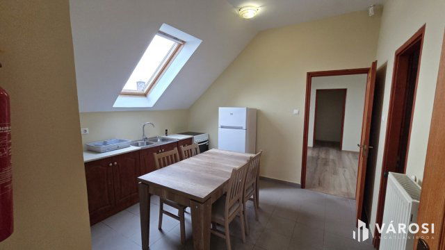 Kiadó téglalakás, albérlet, Debrecenben 300 E Ft / hó, 3 szobás