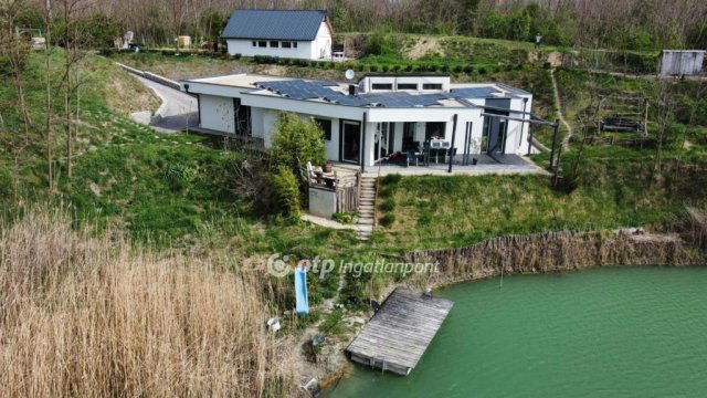 Eladó nyaraló, Szerecsenyen 299 M Ft, 2+2 szobás