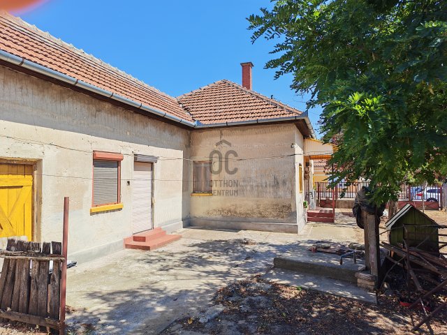 Eladó családi ház, Törtelen 18.5 M Ft, 3 szobás
