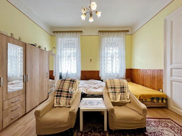 Eladó téglalakás, Budapesten, VII. kerületben 119.9 M Ft