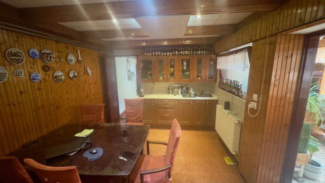 Eladó családi ház, Székesfehérvárott 165 M Ft, 6+1 szobás