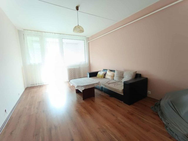 Eladó panellakás, Komlón, Hegyhát utcában 17.9 M Ft, 2+1 szobás