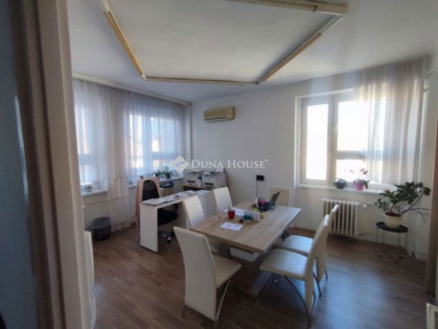 Eladó iroda, Pécsett 36.5 M Ft / költözzbe.hu