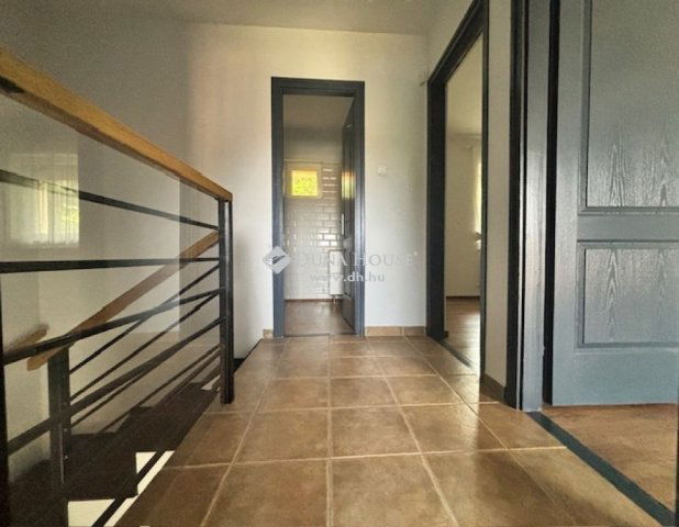 Eladó téglalakás, Üllőn 89.5 M Ft, 2+2 szobás