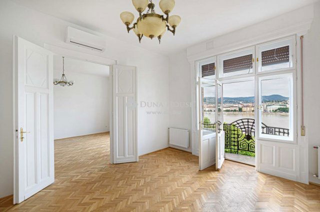 Eladó téglalakás, Budapesten, V. kerületben 499 M Ft, 4 szobás