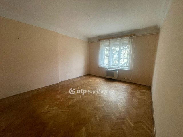 Eladó téglalakás, Debrecenben 79.99 M Ft, 3+1 szobás