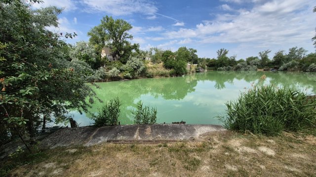 Eladó nyaraló, Szigetszentmiklóson 32.9 M Ft, 1+2 szobás