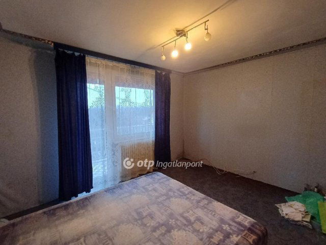 Eladó családi ház, Pusztaszabolcson 74.9 M Ft, 4+1 szobás