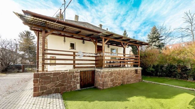 Eladó családi ház, Siófokon 149.7 M Ft, 6 szobás