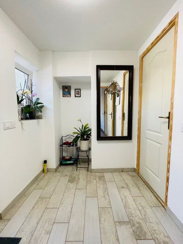 Eladó családi ház, Tahitótfalun 84.99 M Ft, 7 szobás
