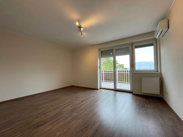 Eladó családi ház, Szigetszentmiklóson 119.9 M Ft, 5+1 szobás