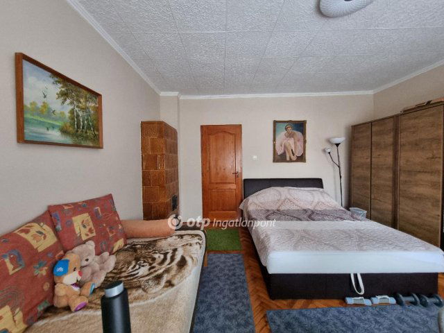 Eladó családi ház, Nemesszalókon 49.9 M Ft, 6 szobás