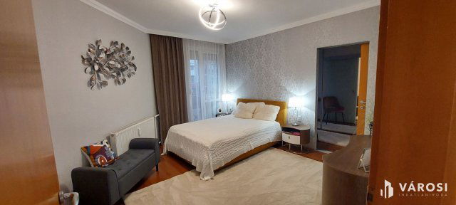 Eladó panellakás, Debrecenben 74.9 M Ft, 2+1 szobás