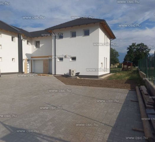 Eladó ikerház, Herceghalomon 135 M Ft, 5 szobás