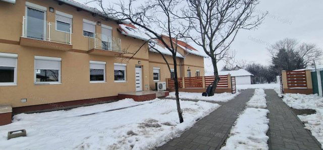 Eladó téglalakás, Cegléden 68 M Ft, 5 szobás