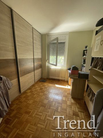 Eladó panellakás, Dunaújvárosban 35.9 M Ft, 4 szobás