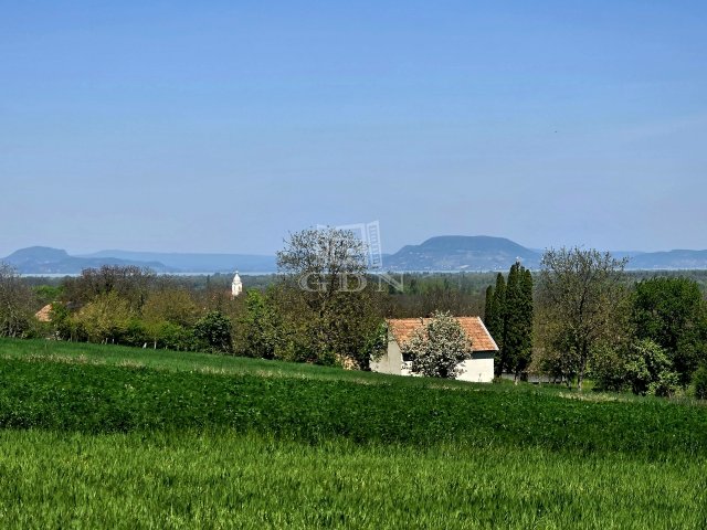 Eladó nyaraló, Kéthelyen 10.5 M Ft, 2 szobás