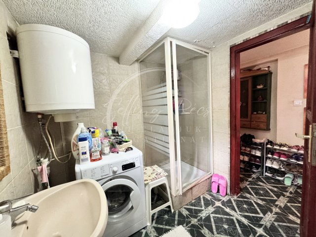 Eladó családi ház, Pécsett, Barázda utcában 74.9 M Ft
