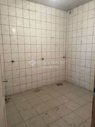 Eladó családi ház, Galgahévízen 135 M Ft, 1 szobás