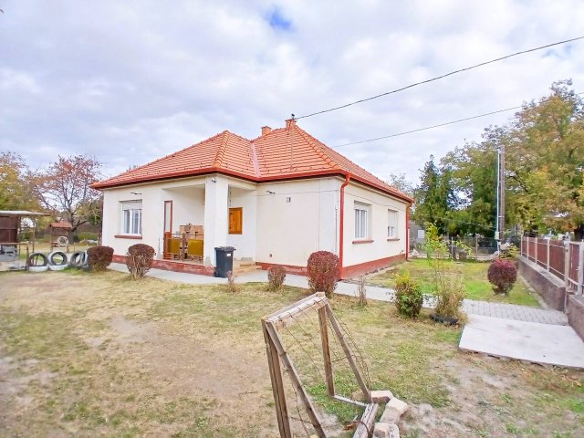 Eladó családi ház, Szigethalmon 67.5 M Ft, 3 szobás