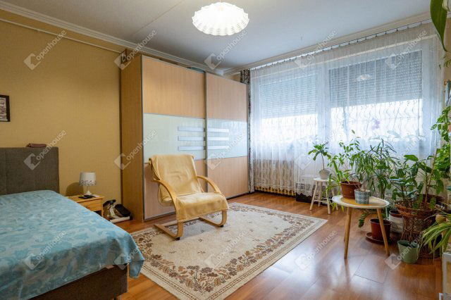 Eladó panellakás, Kecskeméten 31.8 M Ft, 1 szobás