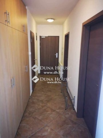Kiadó téglalakás, albérlet, Pécsett 270 E Ft / hó, 3 szobás