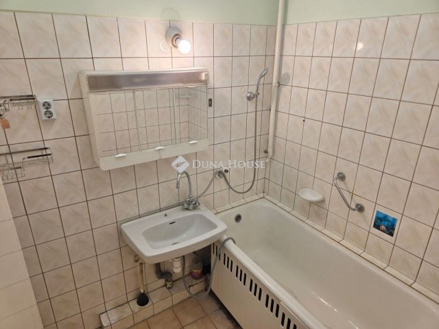 Eladó téglalakás, Szombathelyen, Pázmány Péter körúton