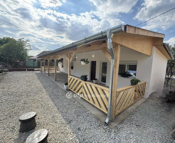 Eladó családi ház, Poroszlón 37 M Ft, 2 szobás