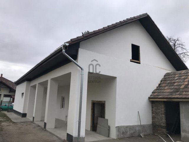 Eladó családi ház, Szentmártonkátán 53.5 M Ft, 3 szobás