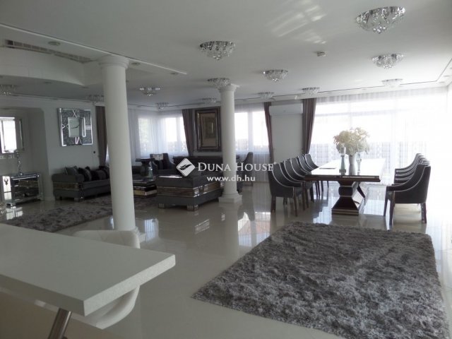 Eladó családi ház, Ürömön 279 M Ft, 5 szobás