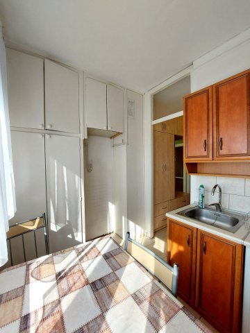 Kiadó panellakás, albérlet, Szegeden, Retek utcában, 1+1 szobás