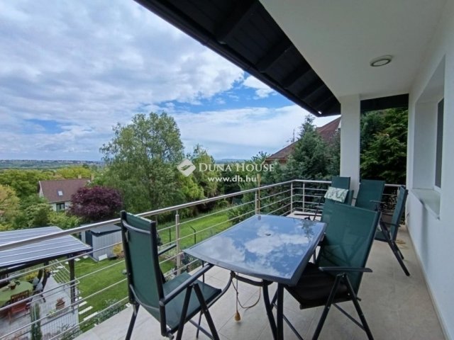 Eladó családi ház, Pomázon 199.5 M Ft, 6 szobás