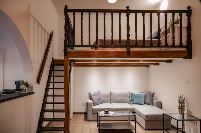 Kiadó téglalakás, albérlet, VI. kerületben, Nagymező utcában