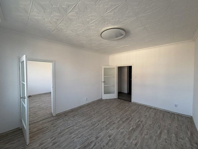 Kiadó téglalakás, albérlet, Tiszaújvárosban, Munkácsy Mihály úton