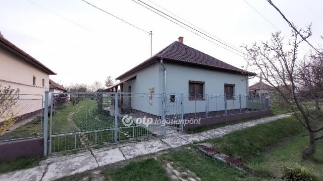 Eladó családi ház, Ecsegfalván 24.9 M Ft, 2 szobás
