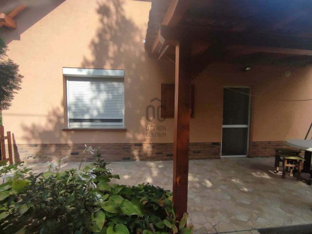 Eladó nyaraló, Balatonvilágoson 139 M Ft, 5 szobás