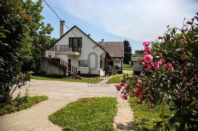 Eladó nyaraló, Igalon 52.5 M Ft, 5 szobás / költözzbe.hu