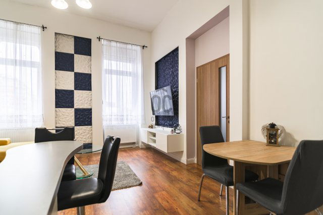 Eladó téglalakás, Budapesten, VII. kerületben, Thököly úton