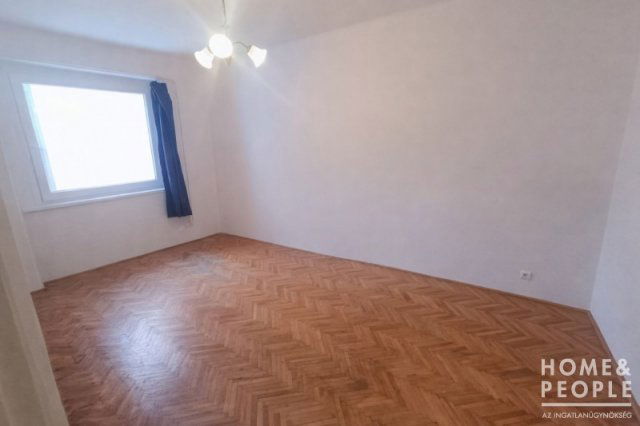 Eladó téglalakás, Makón 43.99 M Ft, 2 szobás