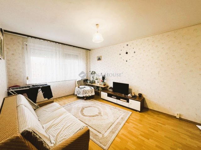 Eladó panellakás, Dorogon, Schlattner Jenő utcában 48 M Ft