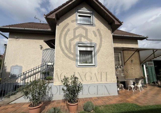 Eladó családi ház, Debrecenben 94 M Ft, 4 szobás