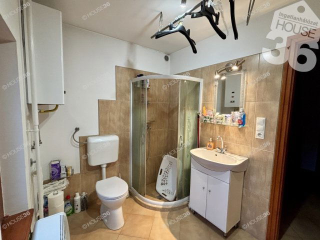 Eladó családi ház, Kiskunfélegyházán 32.9 M Ft, 3 szobás