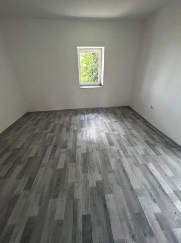 Eladó családi ház, Újszászon 17.8 M Ft, 2 szobás