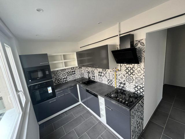 Eladó panellakás, Budapesten, XV. kerületben 89.9 M Ft, 3 szobás